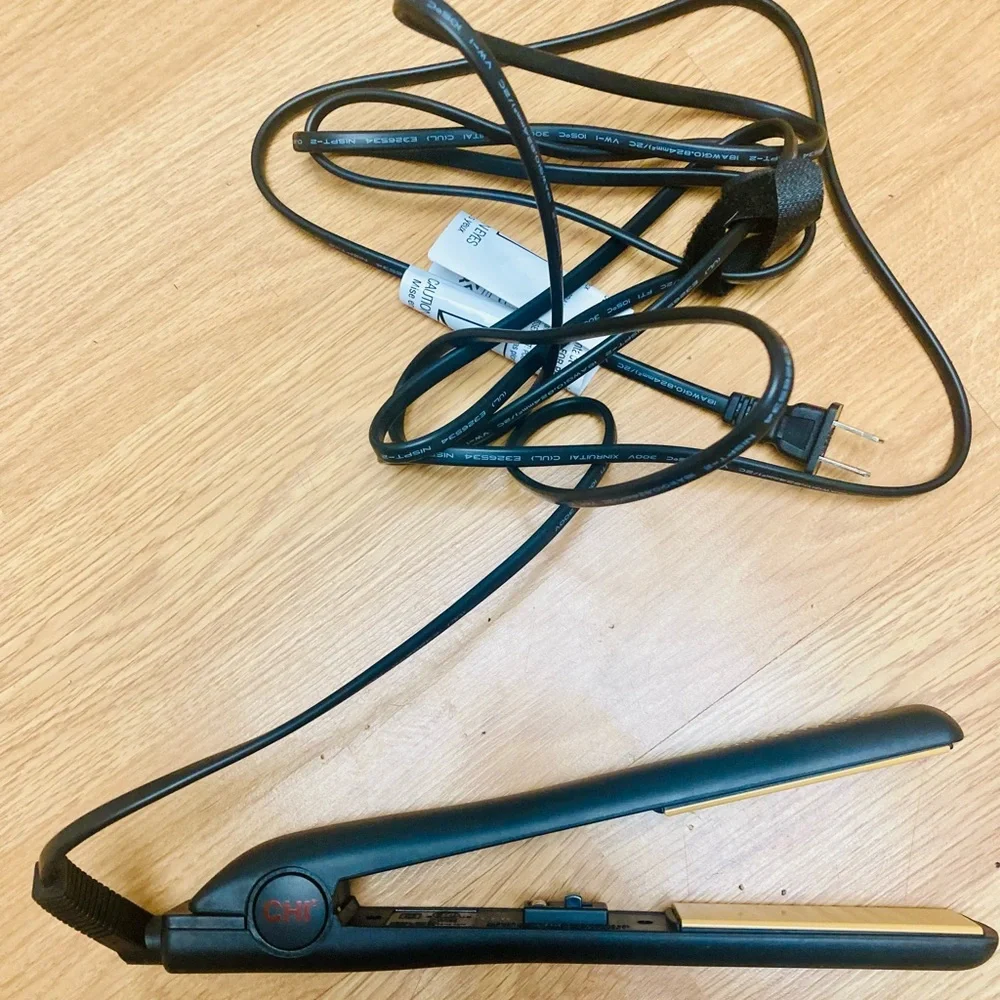 New 🌟 CHI Ceramic Plated Hair Straightener - Picture 2 of 6